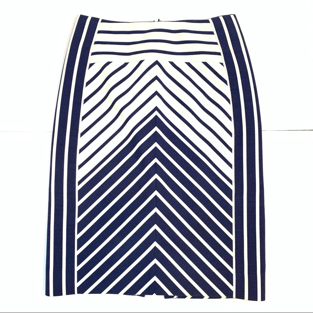 J Crew Woman’s Pencil Midi Skirt. Size 0. Blue‎ and white.